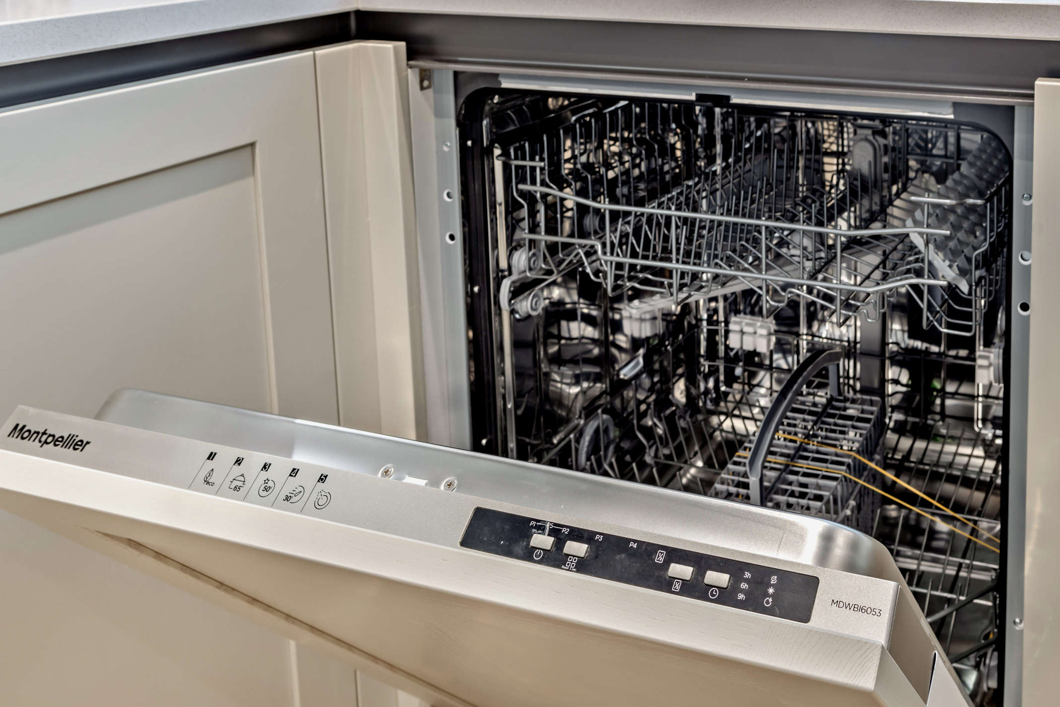Integrated dishwasher
