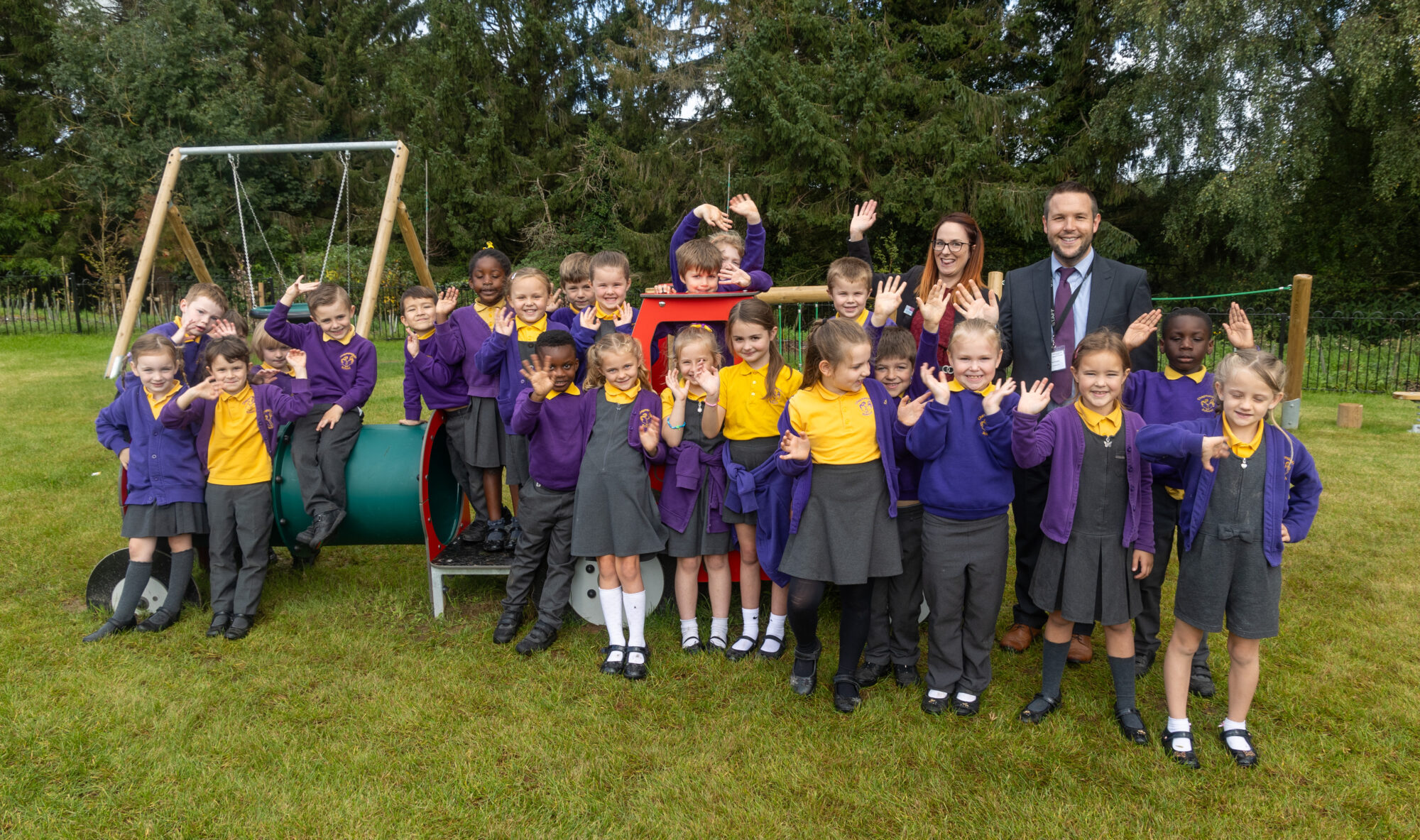CHAPMANSLADE PRIMARY SCHOOL PUPILS OPEN PLAY SPACE AT HONEY GLADE