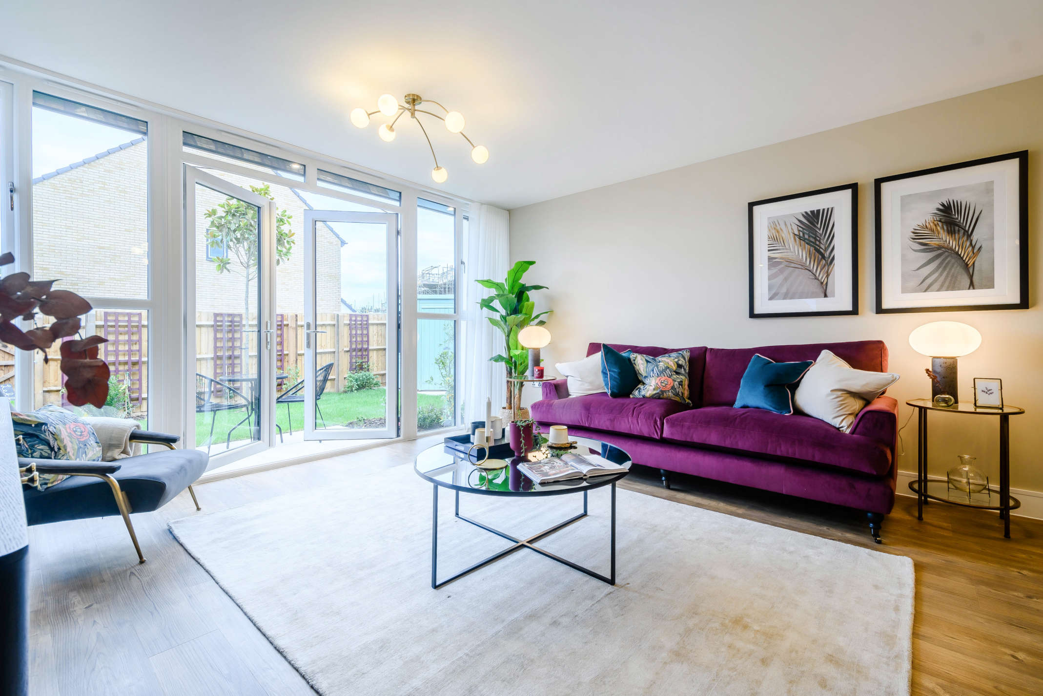 A light and spacious 3 bedroom, 3 storey semi-detached home with an extensive kitchen, lounge and dining area. The principal bedroom is the perfect hideaway with beautiful galleried landing, walk-in wardrobe and ensuite shower room.