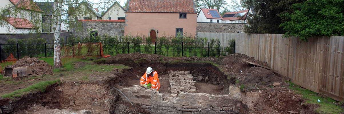 New homes in Claverham - Archaeological excavation works of medieval Court de Wyck manor house